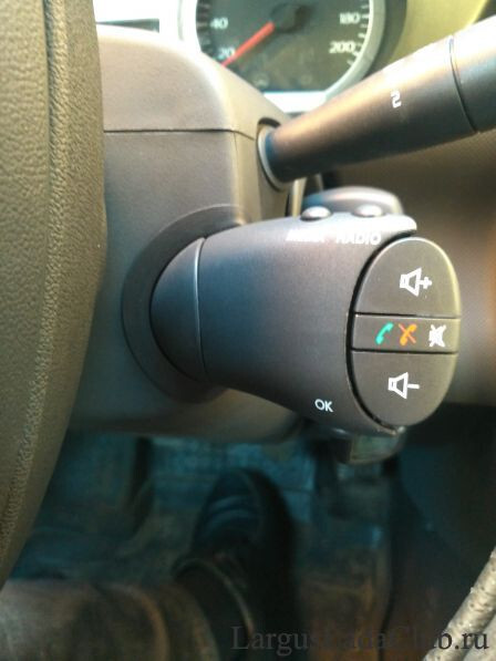 Подрулевой переключатель Renault Logan 2  2015 универсал 1.6 Бензин Львов