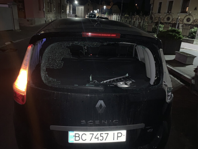 Стекло заднее Renault Scenic 3 универсал 2011 г.  1.5 л дизель Стрый