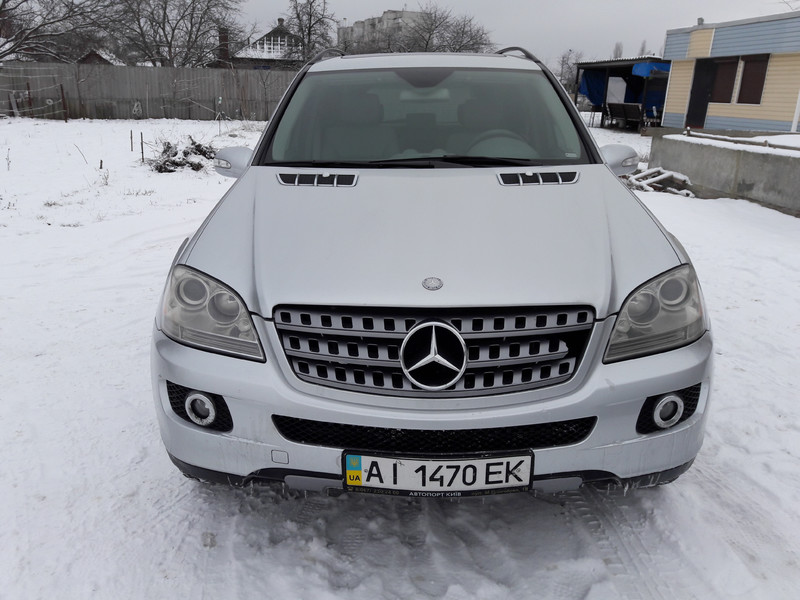 Решетка радиатора Mercedes M-Class W164 2006 г.  3.5 л бензин Кременчуг