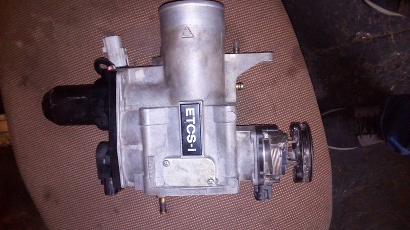 Дросельная хаслонка Lexus GS хэтчбек 1999 г.  3.0 л бензин Мукачево