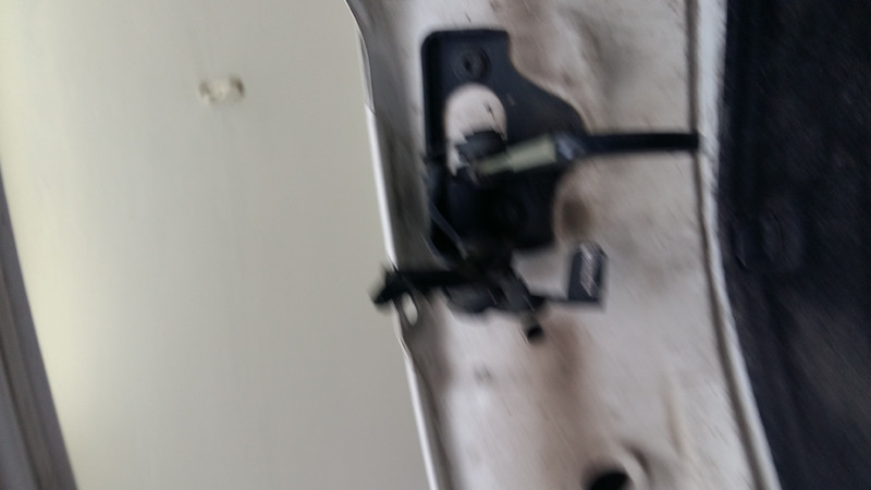 Ручка ограничителя капота Skoda Octavia хетчбек 2011 р.  1.8 л бензин Жовті Води