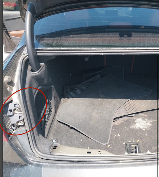 Накладка заднего фонаря правого та лівого Audi A4 B9  2017 2.0 Бензин Звенигородка
