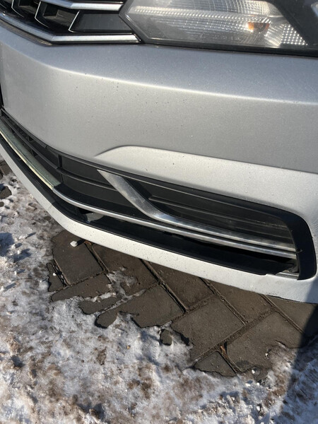 Решетка переднего бампера Volkswagen Passat B8  2016 1.8 Бензин Кривой Рог