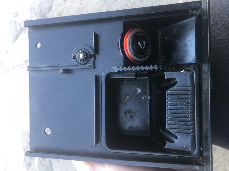 Пепельница 1J0857961G   Volkswagen Bora