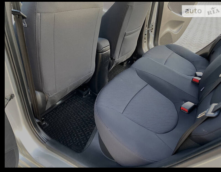 Заднее сиденье Hyundai Accent  2013 1.4 Бензин Львов