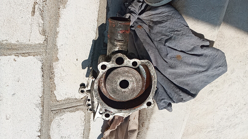 Помпа Mitsubishi L 300 1990 г.  1.6 л бензин Николаев