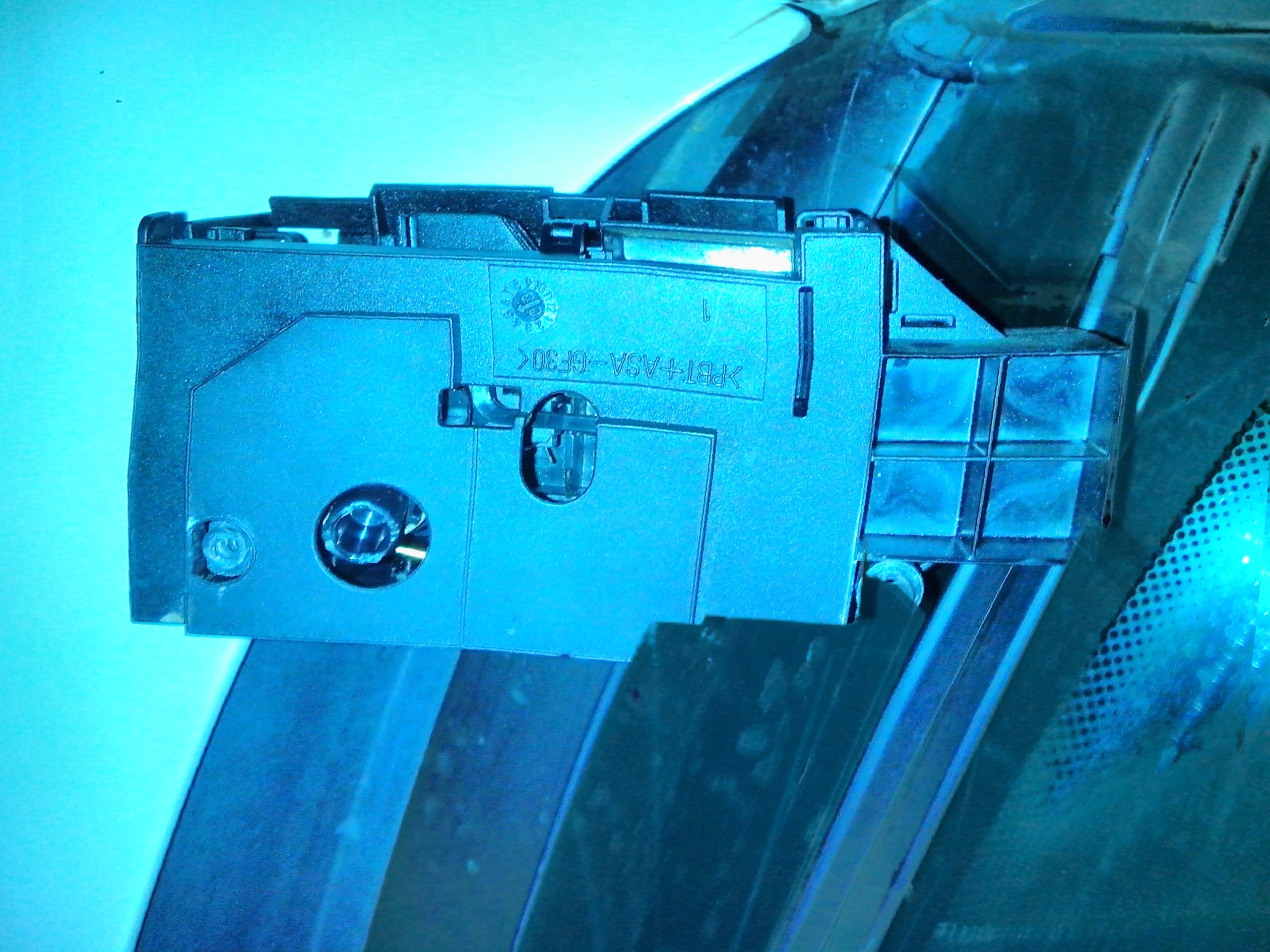 Замок багажника 495072894   Opel Vectra