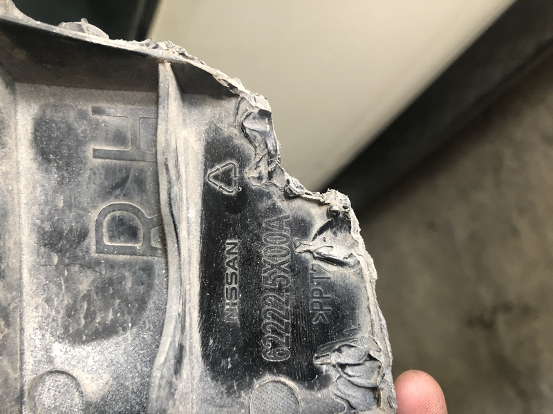 Направляющая переднего бампера правая Nissan Pathfinder R51  2011 2.5 Дизель Одесса