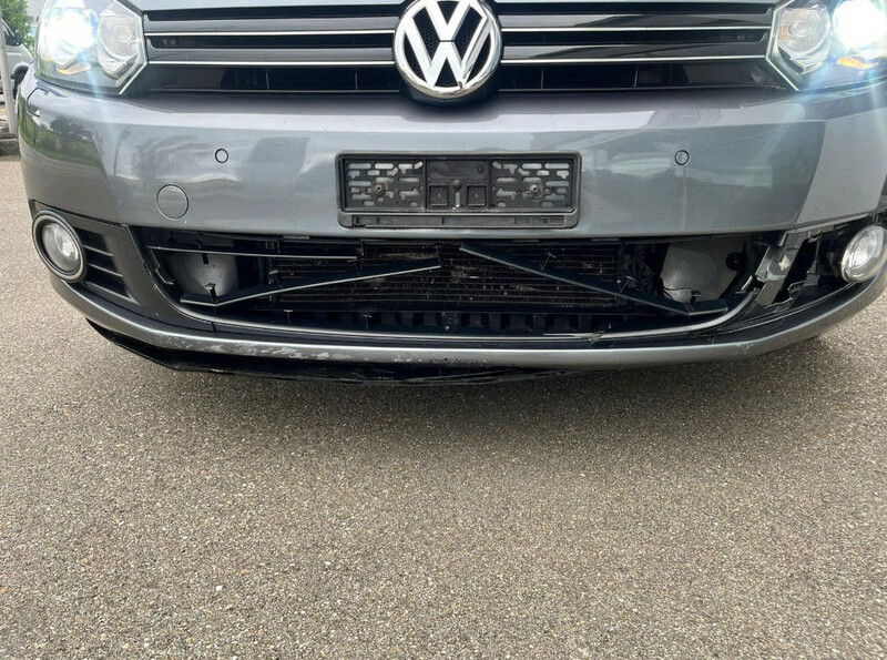 Решетка бампера Volkswagen Golf 6 универсал 2011 г.  1.6 л дизель Луцк