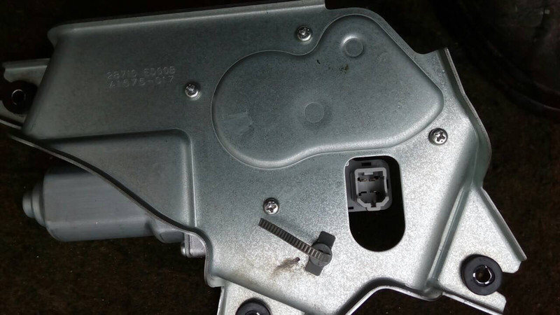 Моторчик заднього двірника Nissan Tiida C11  2008 хетчбек 1.6 Бензин 