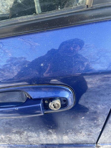 Крышка ручки водительской двери синий цвет Chevrolet Lacetti  2005 хэтчбек 1.6 Бензин Киев