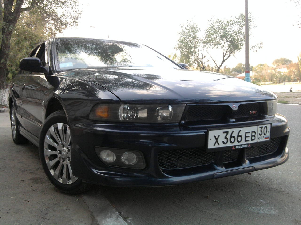 Бампер передний Mitsubishi Galant 8  2000 2.0 Бензин Киев