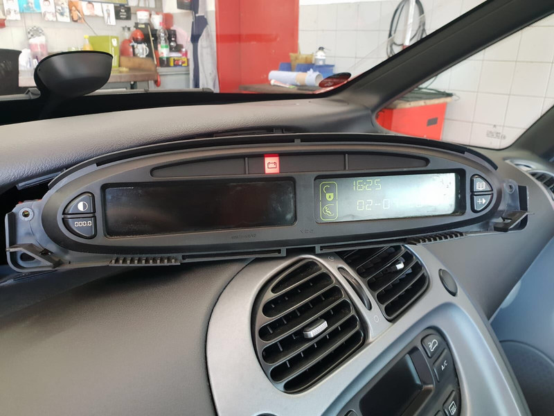 Дисплей бортового компьютера Citroen Xsara Picasso  2008 1.8 Бензин Черкаси