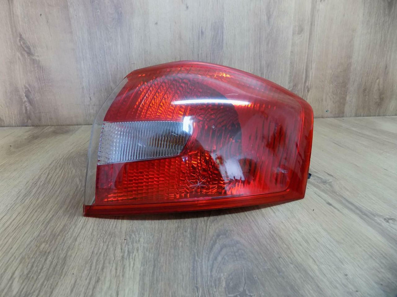 Фонарь задний наружный правый Ford Kuga  2010 2.0 Дизель Одесса