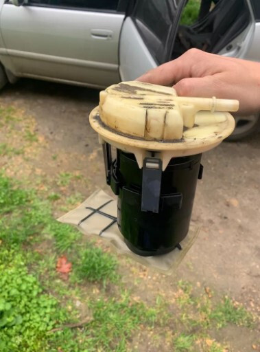 Колба в бак Toyota Corolla E110 2001 р.  Одеса