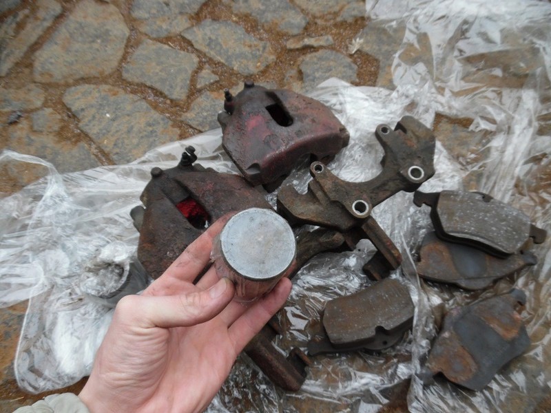 Суппорта передние Opel Omega 2.0 16V 1996 2.0 Бензин Киев