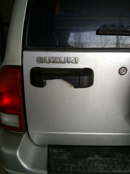 Ручка двери задней ляды Suzuki Grand Vitara  2002 2.0 Бензин Киев