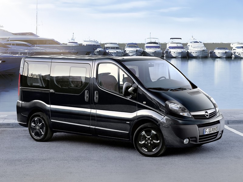 Стекло сдвижной двери Opel Vivaro  2007 2.5 Дизель Мариуполь