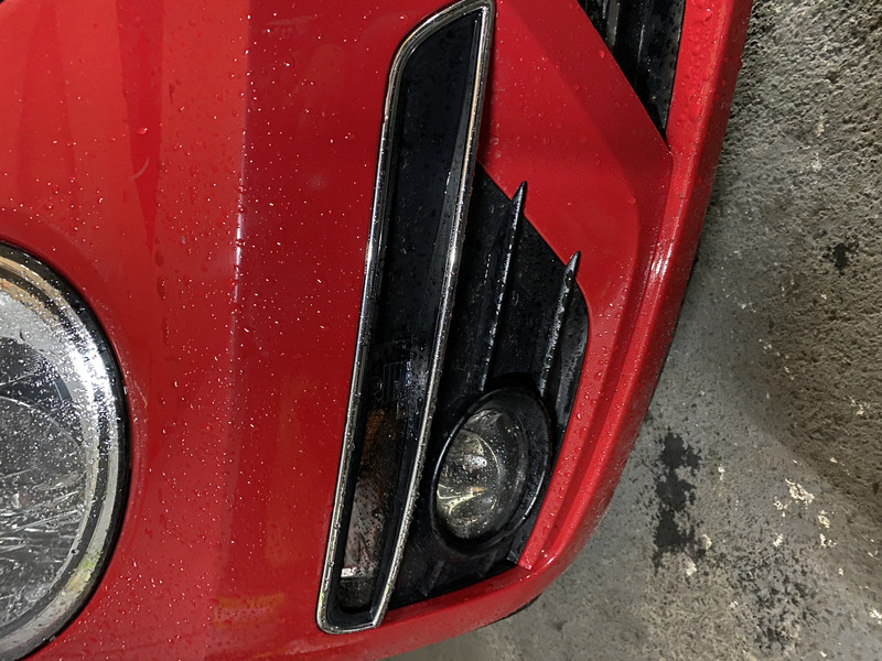 Заглушка переднего бампера Volkswagen New Beetle  2014 купе 2.0 Бензин Луцк