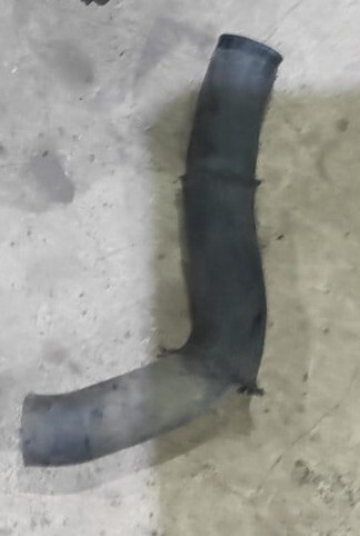 Патрубок інтеркулєра Mazda 5 универсал 2009 г.  2.0 л дизель Шостка