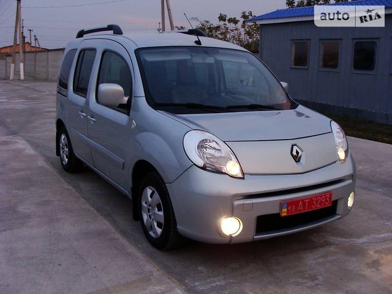 Накладка бампера Renault Kangoo  2012 1.5 Дизель Вінниця