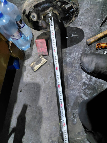 Задня права піввісь 31 зуб Mitsubishi L 200  2008 2.5 Дизель Вараш