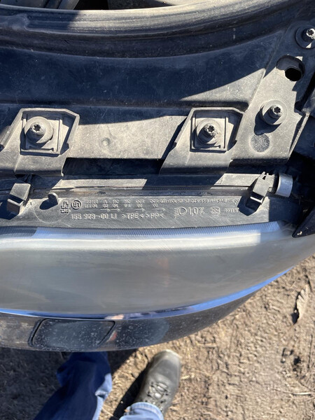 Фари передні Audi A6 C5  2001 2.5 Дизель 