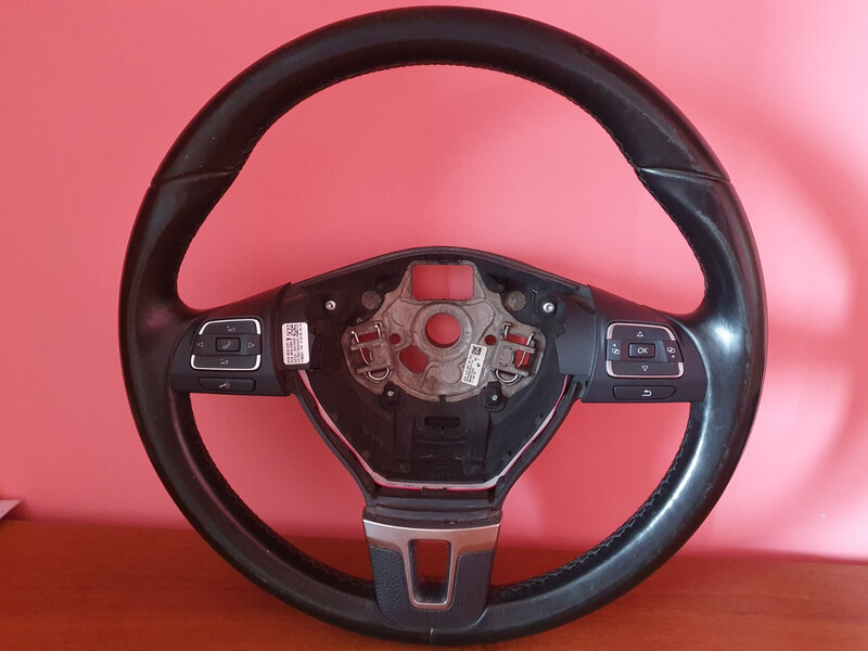 Мультируль із лепісками Volkswagen Passat B7  2012 универсал 2.0 Дизель Луцк