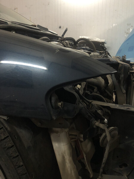 Крыло левое Mazda 323 1997 г.  1.5 л бензин Чугуев