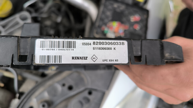 Блок предохранителей Renault Megane 2  2005 универсал 1.5 Дизель Львов