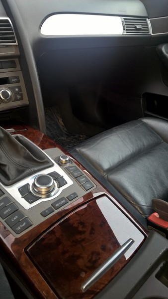 Декоративна накладка на торпеде над бардачком Audi A6 С6 2005 2.4 Бензин Винница