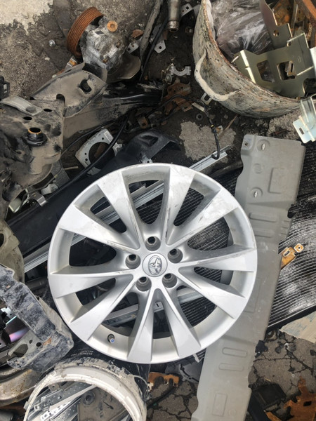 Диск колесный Toyota Venza  2012 универсал 2.7 Бензин Ровно