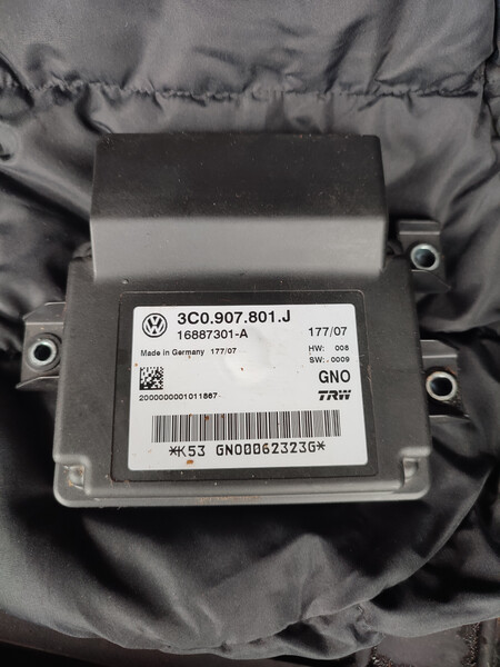 Блок керування стоянковим гальмом 3C0907801J   Volkswagen Passat