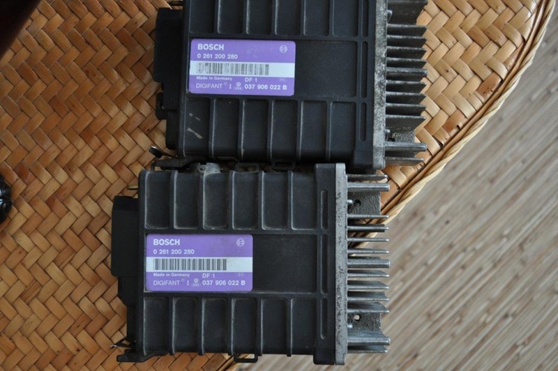 Електронний блок керування двигуном 0261200280   Volkswagen Passat