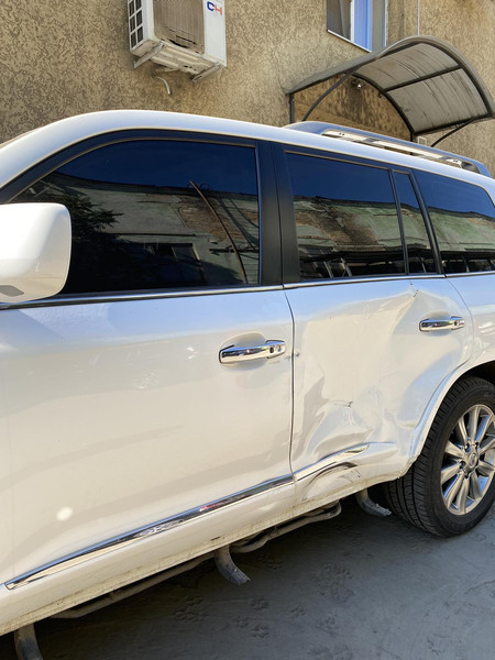 Двері задні ліві голі Lexus LX  2008 5.7 Бензин 