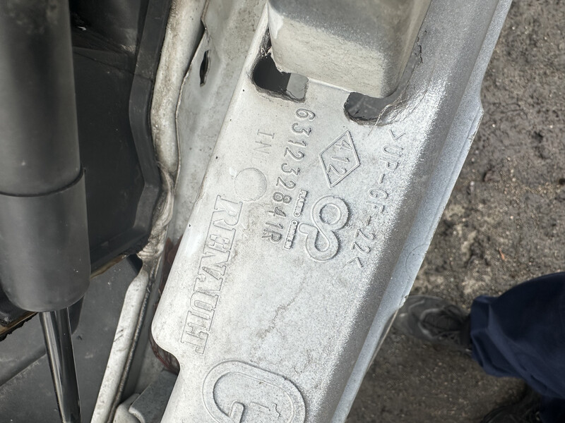 Кріплення крила правого Renault Kangoo  2020 1.5 Дизель Прилуки