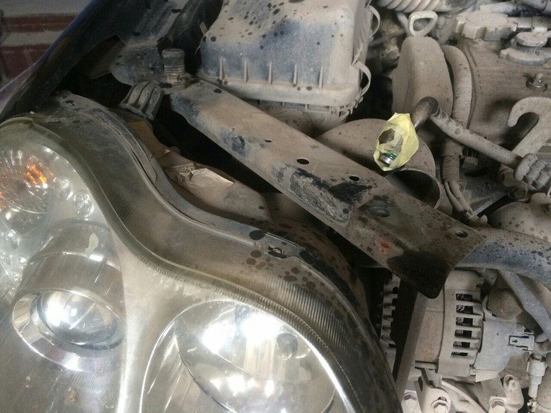 Кронштейн телевизора левый Geely CK 2 2011 г.  1.5 л бензин Ровно