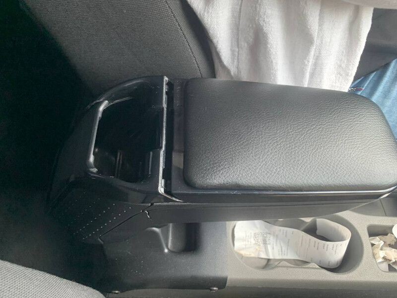Підлокітник Ford Focus 2  2009 універсал 1.6 Дизель 