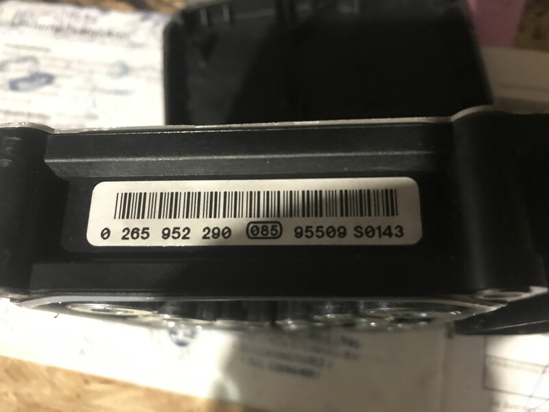 Блок управления ESP Citroen DS  2015 хэтчбек 1.6 Дизель Дубно