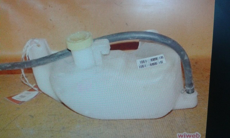 Расширительный бачок К11 99г.1.0 Nissan Micra K11  1999 1.0 Бензин 
