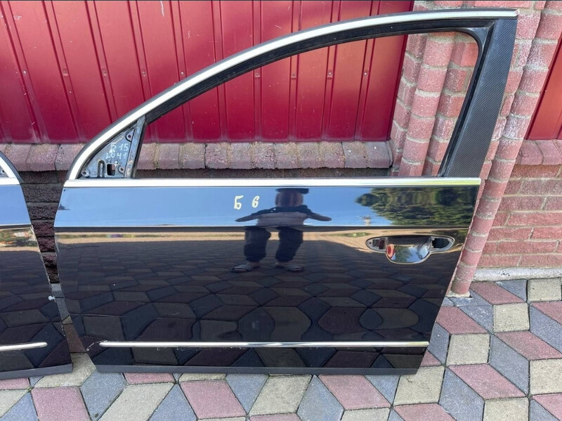 Дверка водія в колір lc9x Volkswagen Passat B6  2008 универсал 2.0 Дизель Луцк