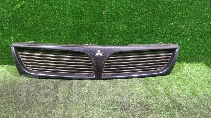 Решетка радиатора верхняя Mitsubishi Sigma рестайл 1995 3.0 Бензин Одесса