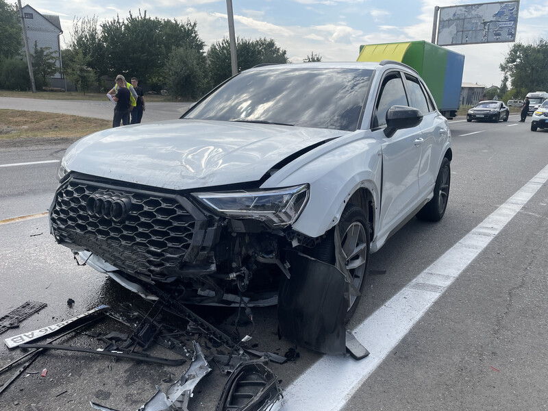 Бампер передний Audi Q3  2021 2.0 Бензин Харьков