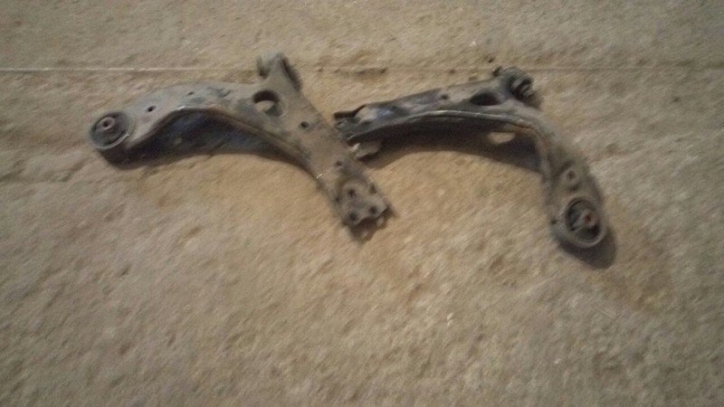 Важіль незалежної підвіски колеса Hyundai ix35  2011 2.0 Бензин 