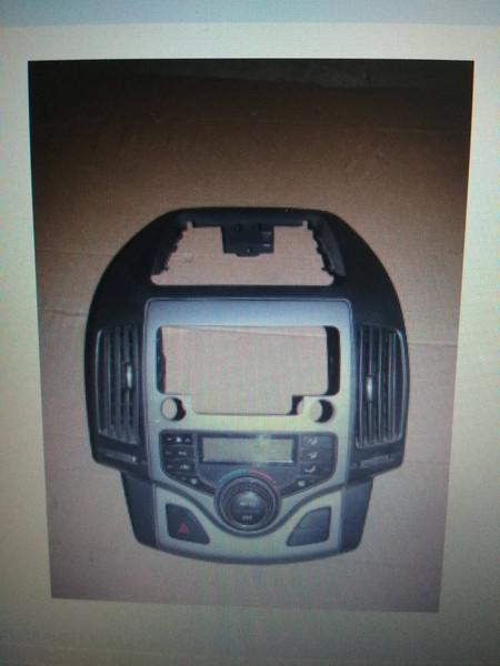 Панель центральна Hyundai i30  2009 универсал 1.5 Дизель Львов