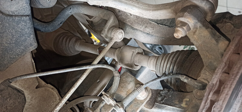 Полуось левая Renault Clio универсал 2015 г.  1.5 л дизель Винница