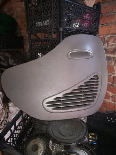 Заглушка багажника з права Volkswagen Sharan  2000 універсал 2.0 Бензин 