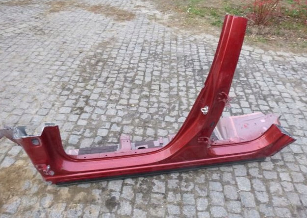 Порог кузова Mazda CX-5 2015 г.  2.5 л бензин Ровно