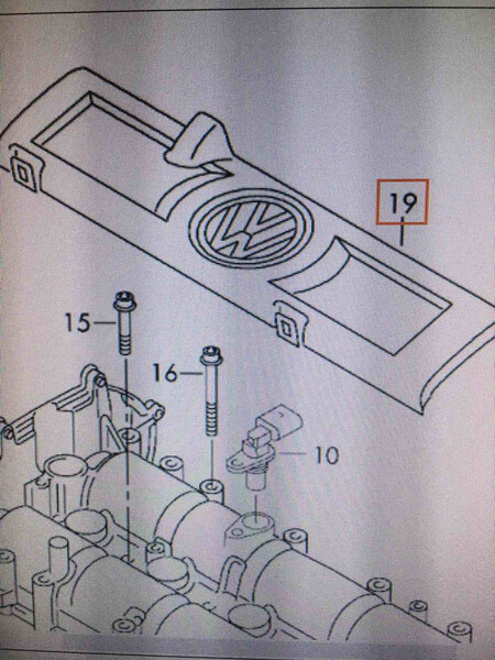 Декоративная крышка двигателя 03C103935   Volkswagen Polo