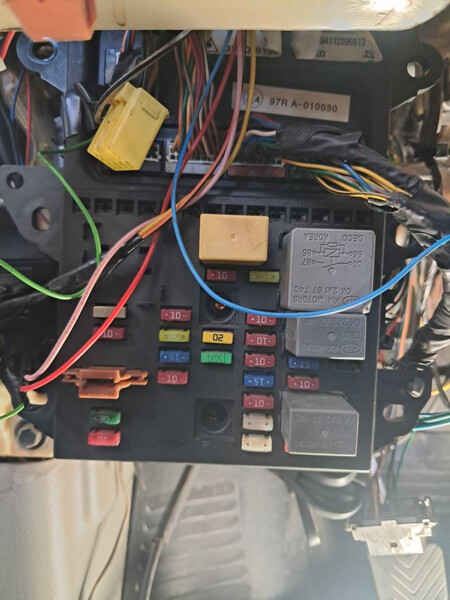 Блок предохранитилей Kia Cerato  2007 1.6 Бензин 